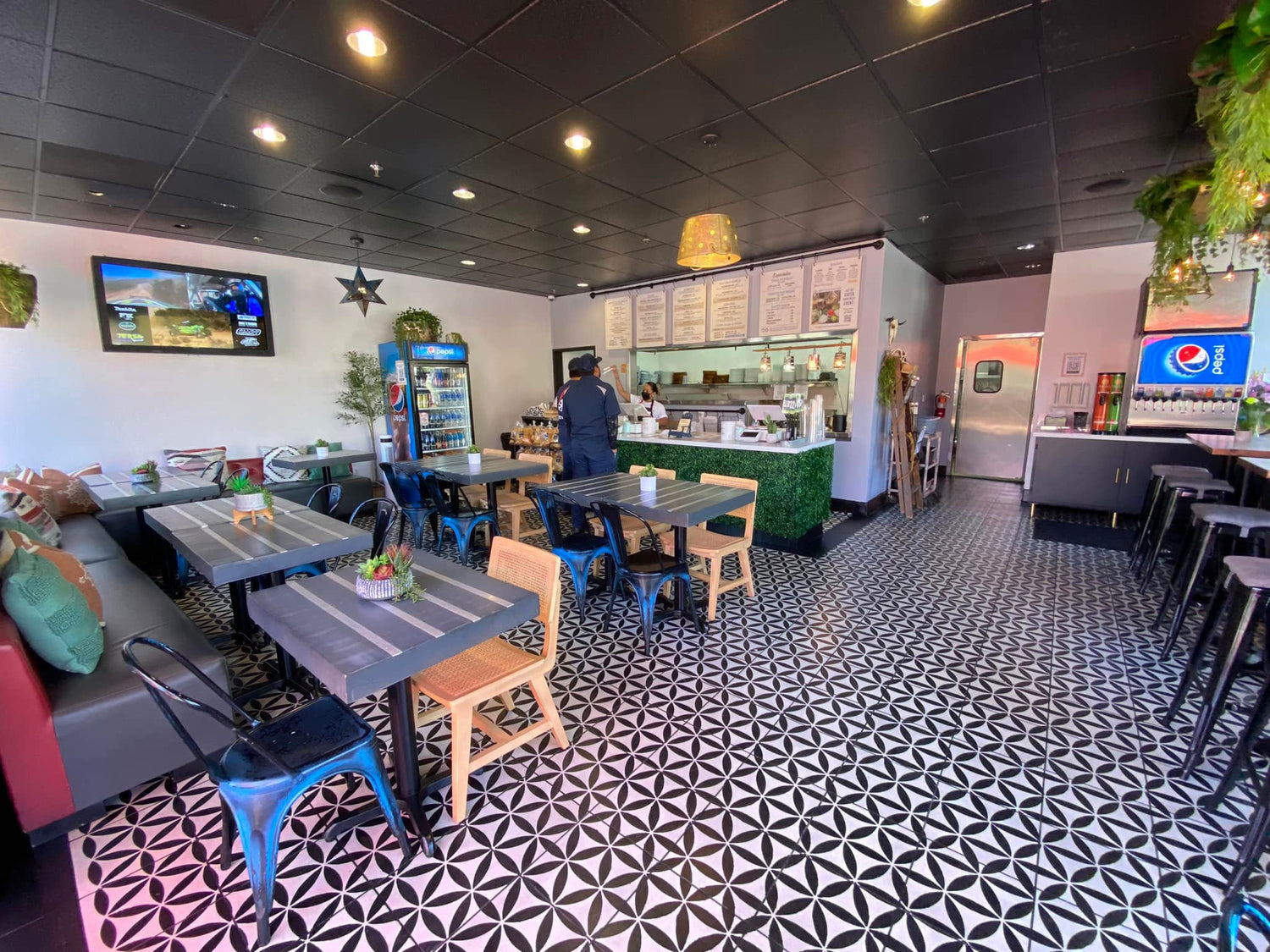 Chelas Mexican Kitchen - Avenida Pico